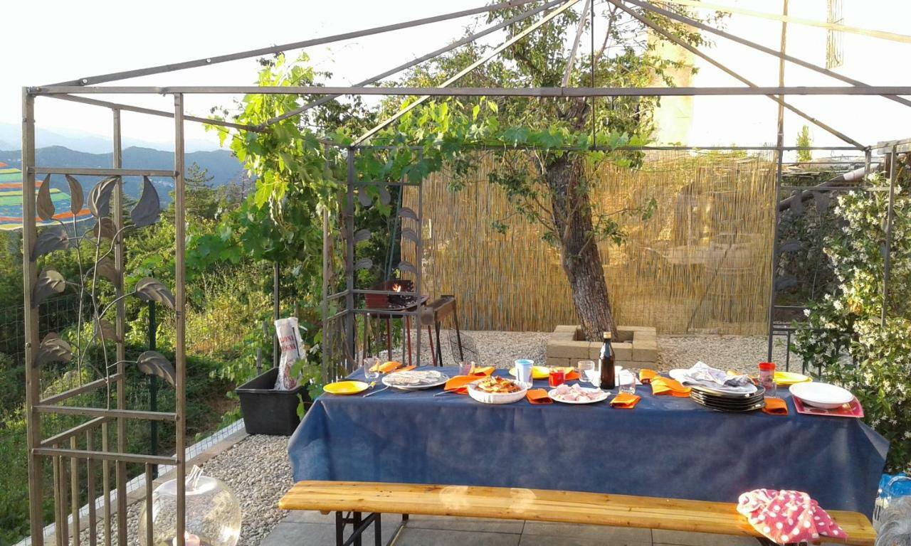 Agriturismo Nonni Devia Lucinasco Exteriör bild
